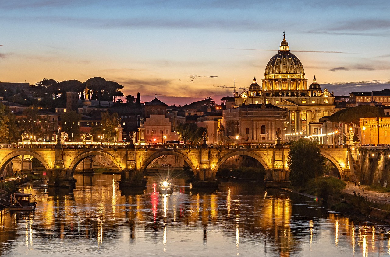 Vista da cidade de Roma ao entardecer durante Natal na Itália.